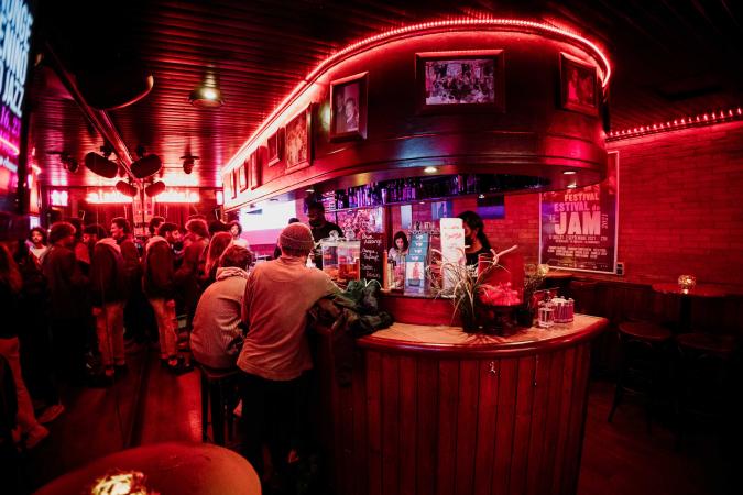 Bar | &copy; Le Baiser Sal&eacute;